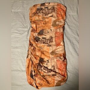 PrettyLittleThing Shaped Orange Newspaper Print Mesh Corest Detail Ruched Dress